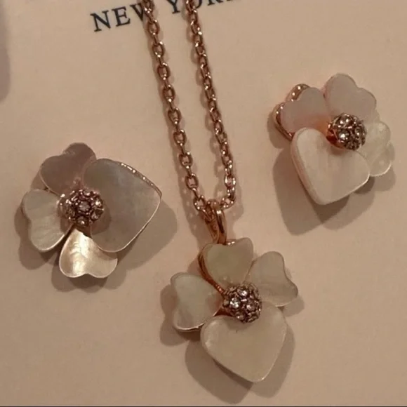 Kate Spade Floral Necklace Set in Rose Gold - Picture 7 of 8